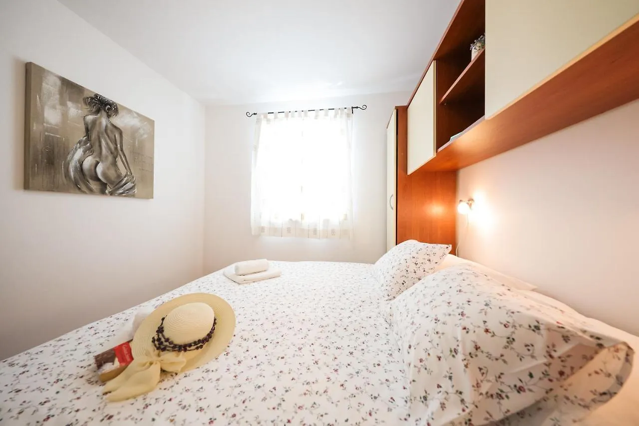 Luton Apartment Zadar Kozino Heating Pool & Jacuzzi