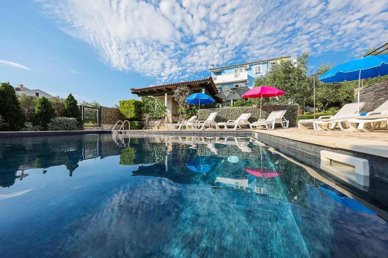 Luton Apartment Zadar Kozino Heating Pool & Jacuzzi Croatia