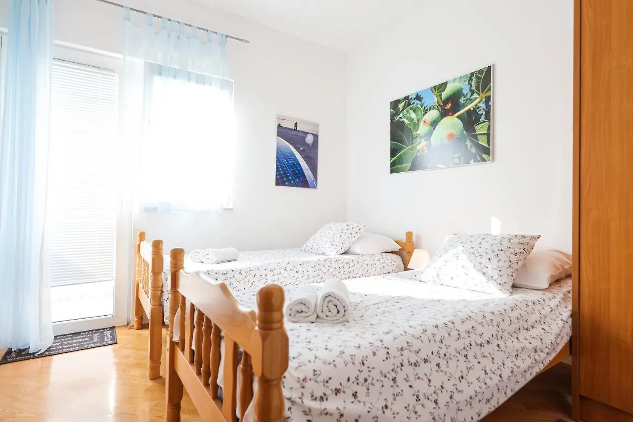 Luton Apartment Zadar Kozino Heating Pool & Jacuzzi 0*,