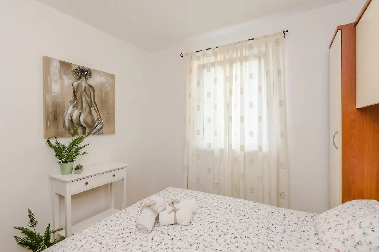 Luton Apartment Zadar Kozino Heating Pool & Jacuzzi 0*,  Croatia