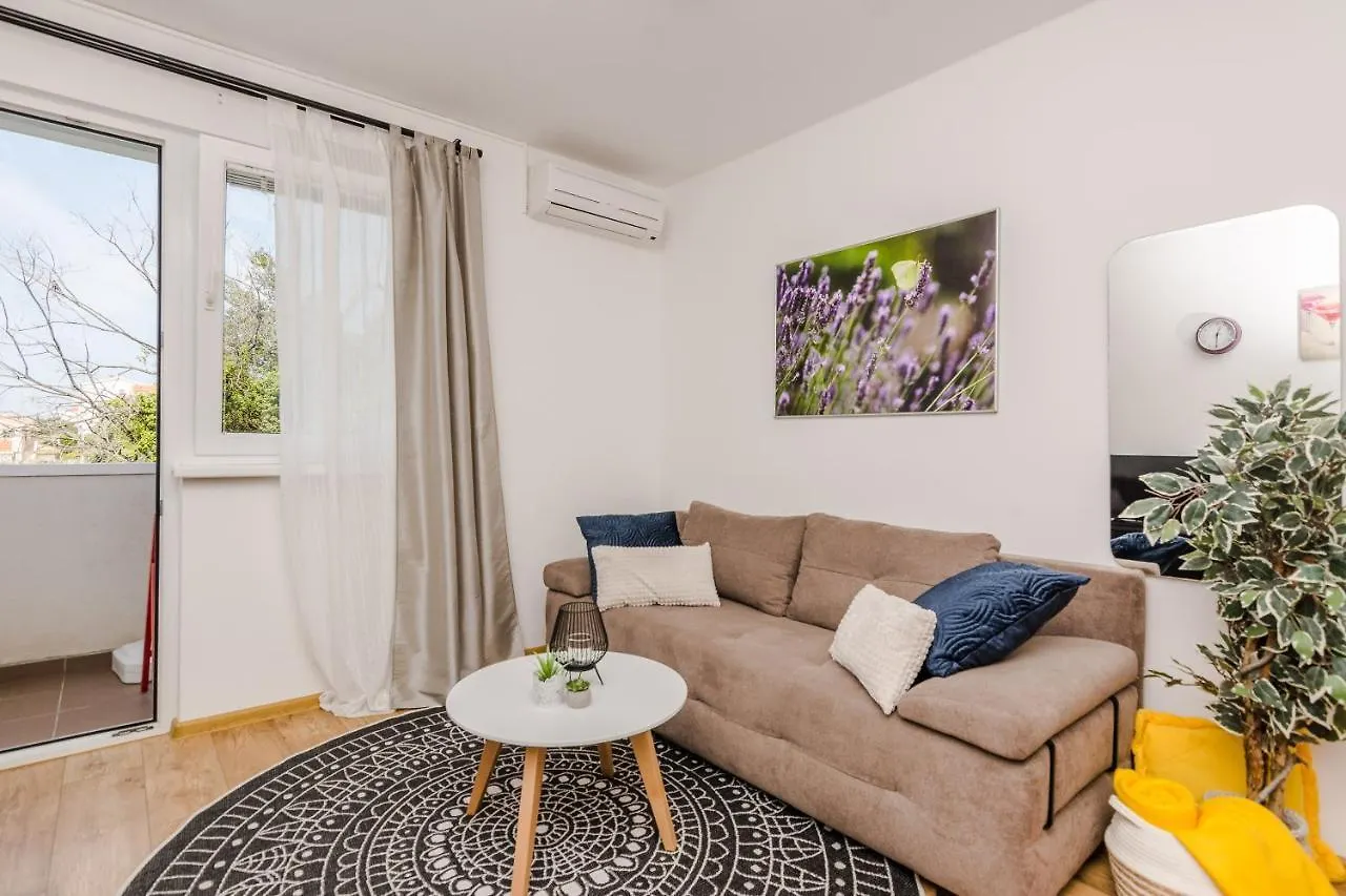 Luton Apartment Zadar Kozino Heating Pool & Jacuzzi 0*,  Croatia