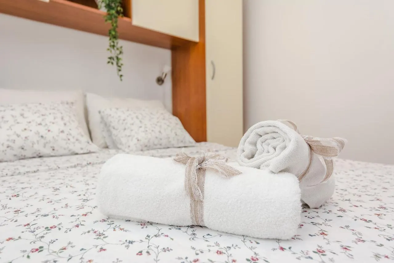 Luton Apartment Zadar Kozino Heating Pool & Jacuzzi