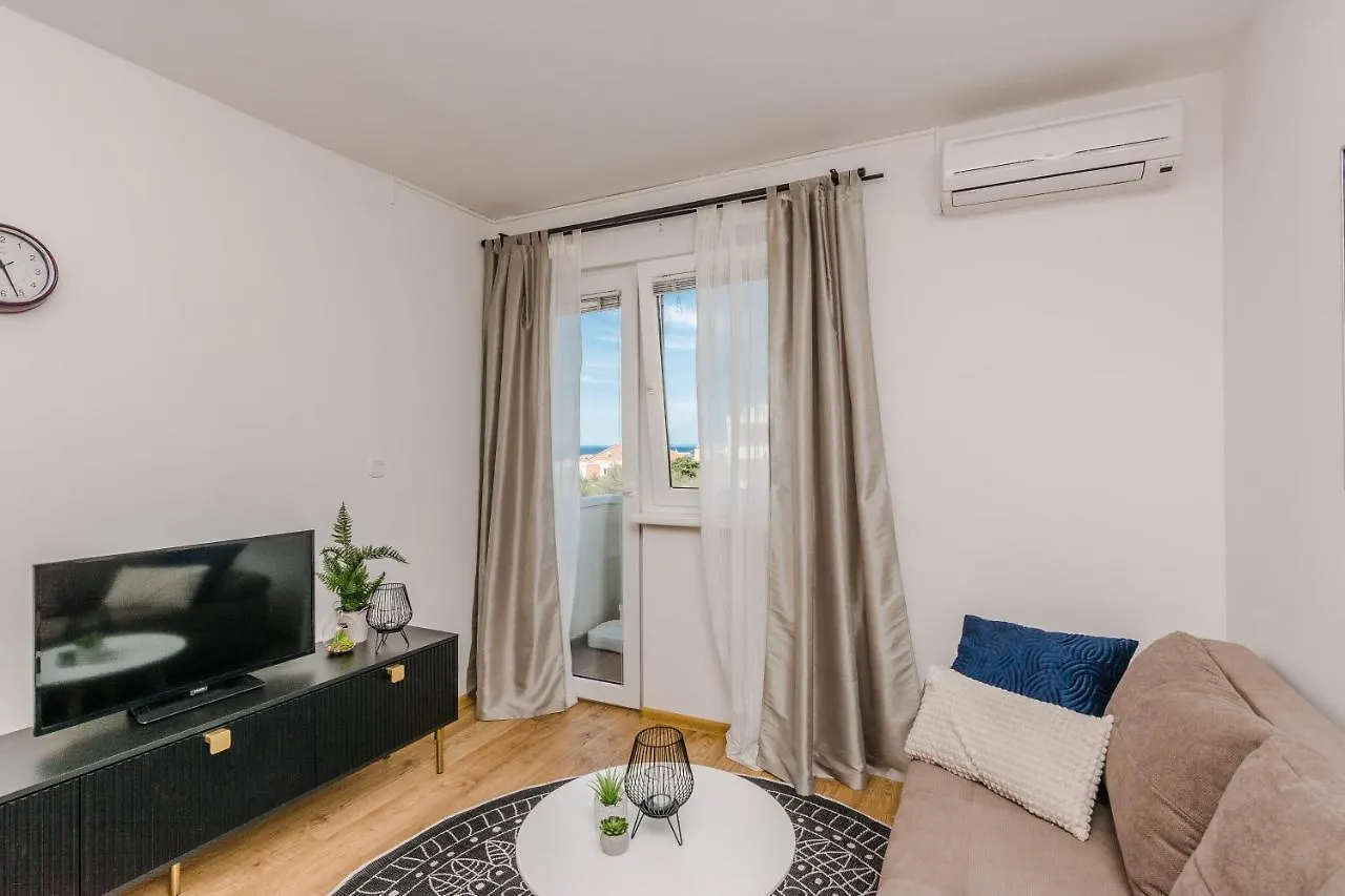 Luton Apartment Zadar Kozino Heating Pool & Jacuzzi