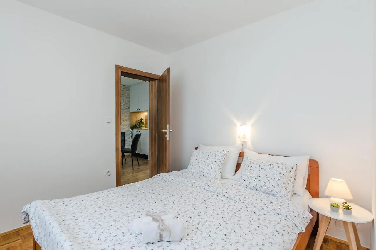 Luton Apartment Zadar Kozino Heating Pool & Jacuzzi 0*,